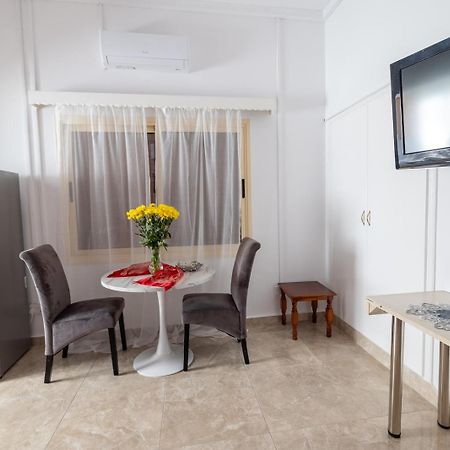 Paphos Studio In The Heart Of The City מראה חיצוני תמונה